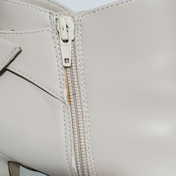 Alfani Step Flex Elegant Cream Ankle Boots Women's Heeled Booties Size 7 - Picture 3 of 9